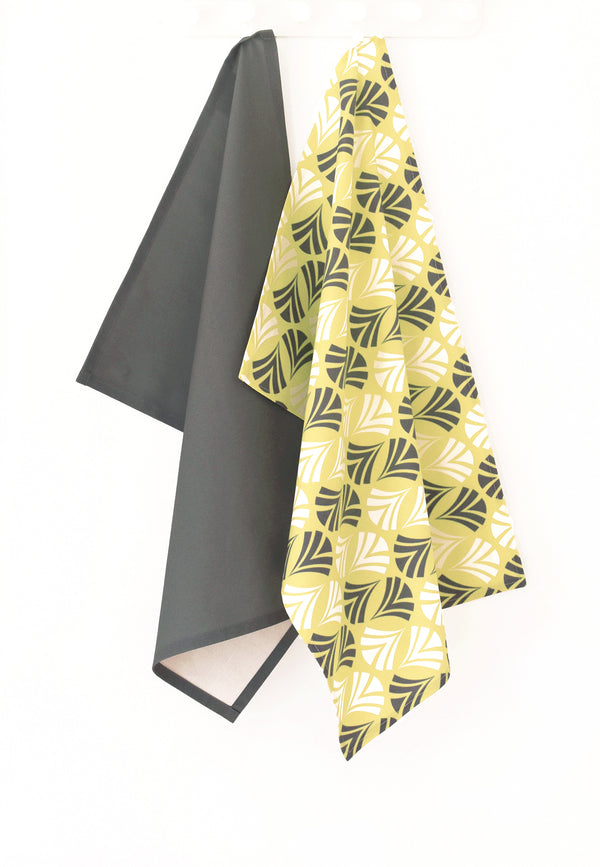 Waltz Linen Cotton Tea Towel (18.5x25) – Set of 2 (Patterned Moss & Solid Charcoal)